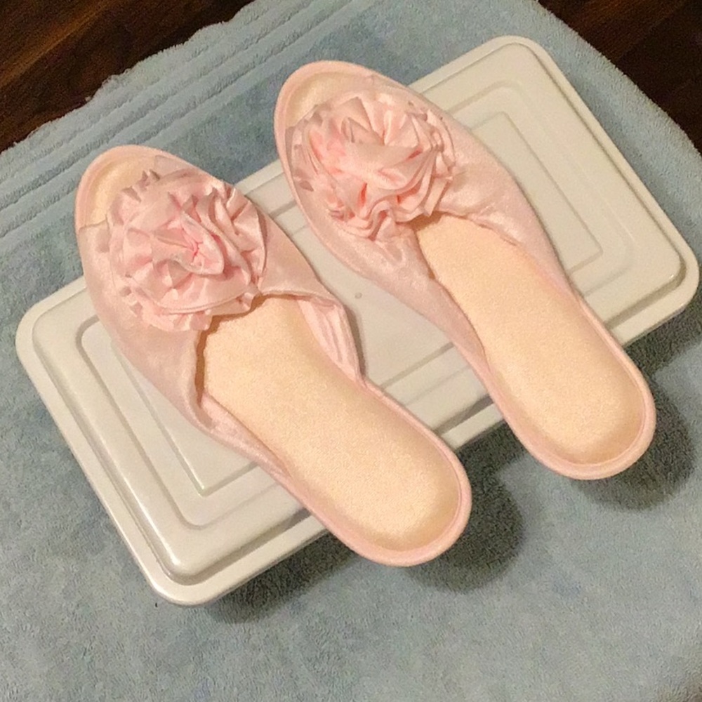 Light pink slippers.
